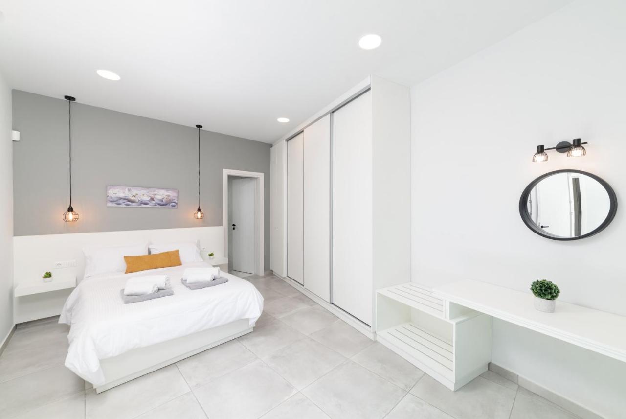Agia Marina Villa Zaneti By Posarellivillas מראה חיצוני תמונה